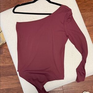 nuuds one-shoulder Burgundy Bodysuit
